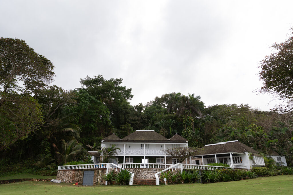 Details of Round Hill Resort